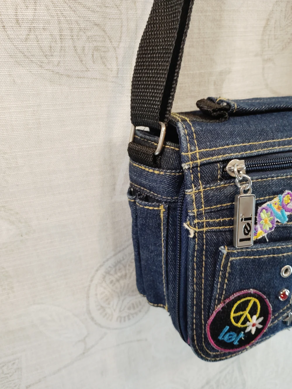 lei Vintage Dark Blue Denim Crossbody Bag with Colorful Floral Patches
